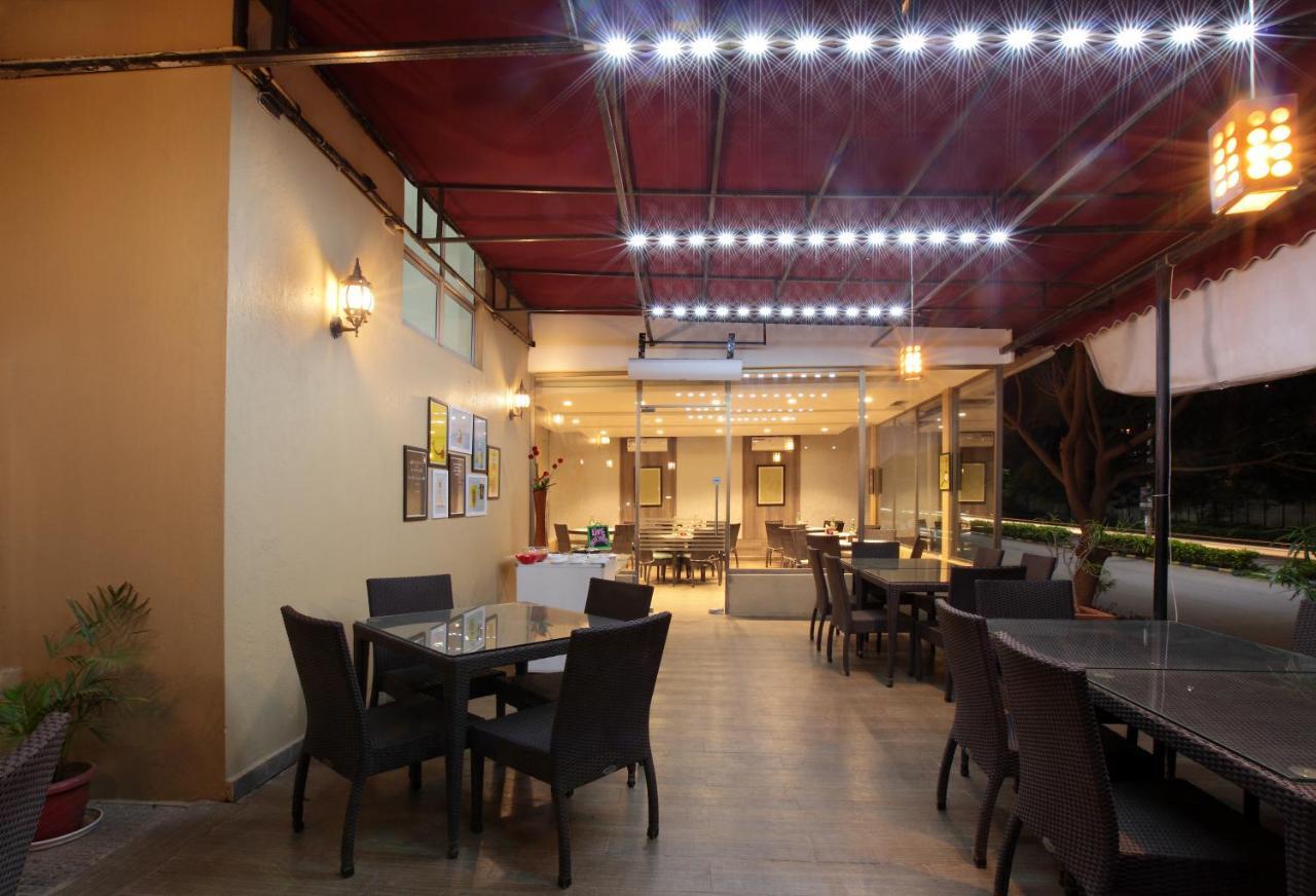 Starlit Suites Bangalore Kammasandra Ngoại thất bức ảnh